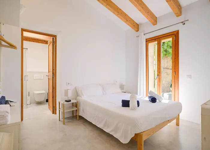 Cadernera By Rentallorca *