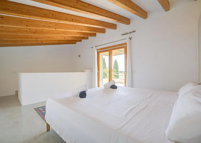 Cadernera By Rentallorca