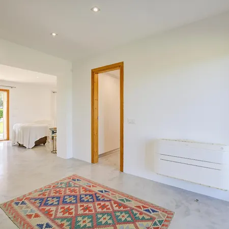 Cadernera By Rentallorca *