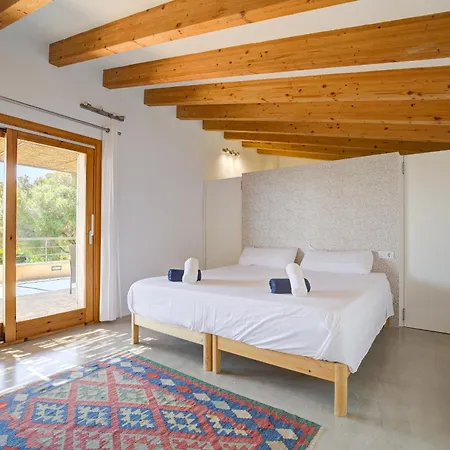 Cadernera By Rentallorca *